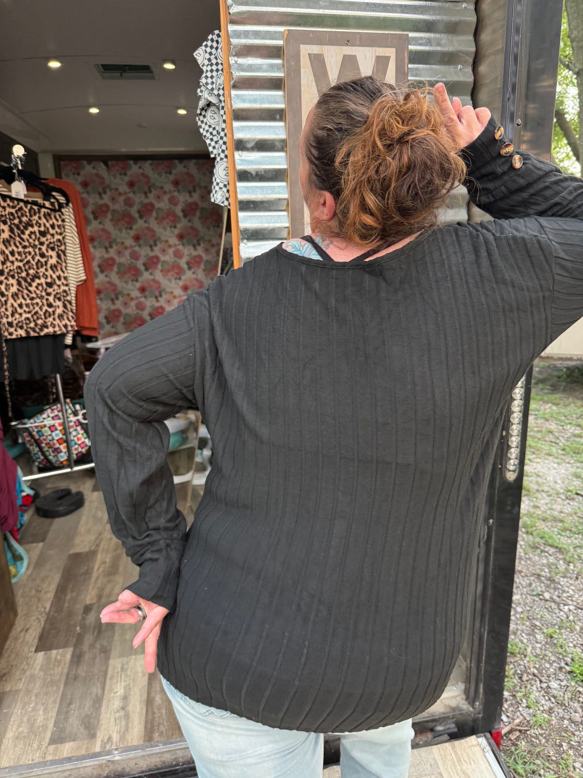 V-neck Long Sleeve w/buttons
