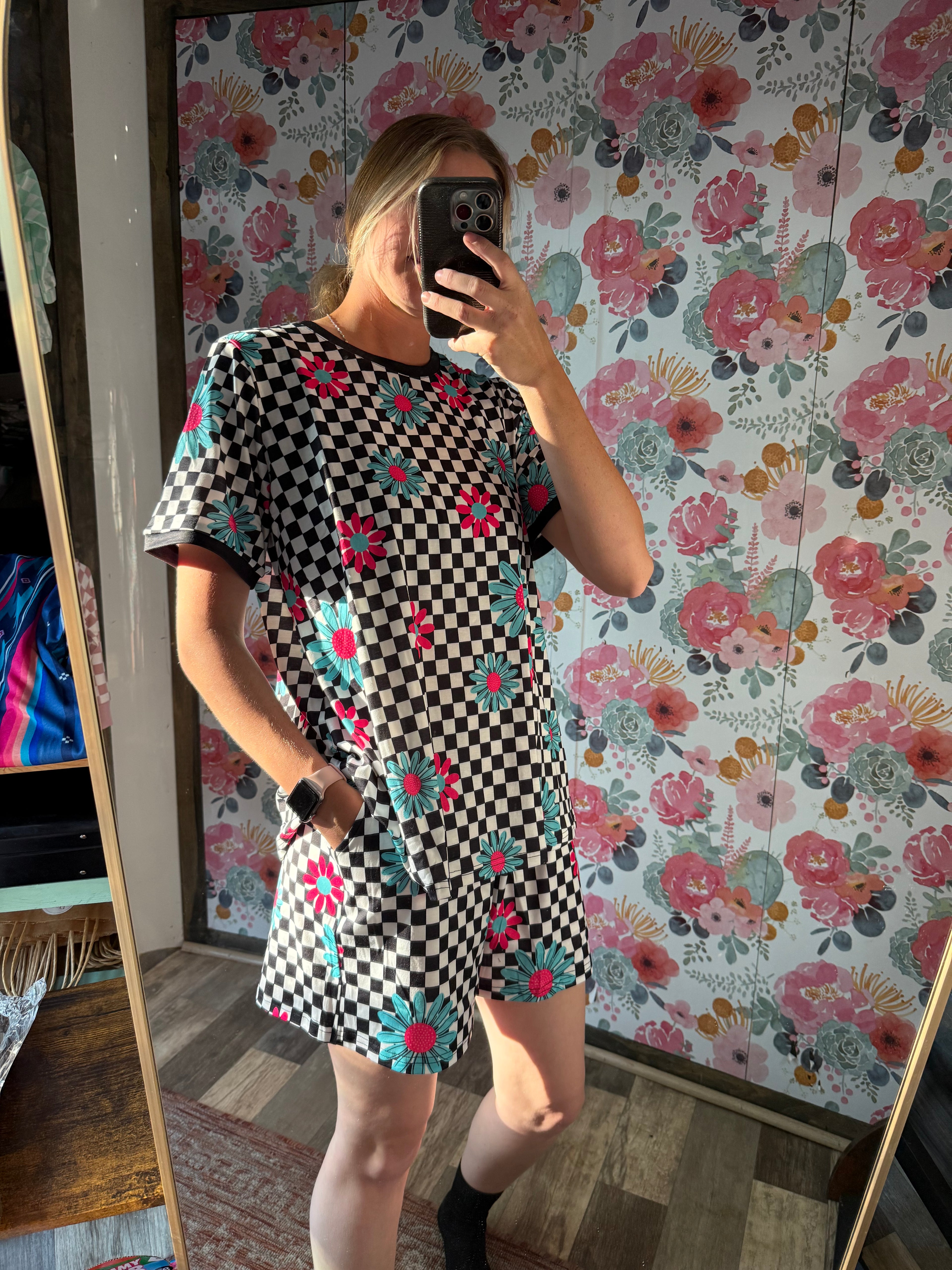 Checkard and Daisy Women (Top)