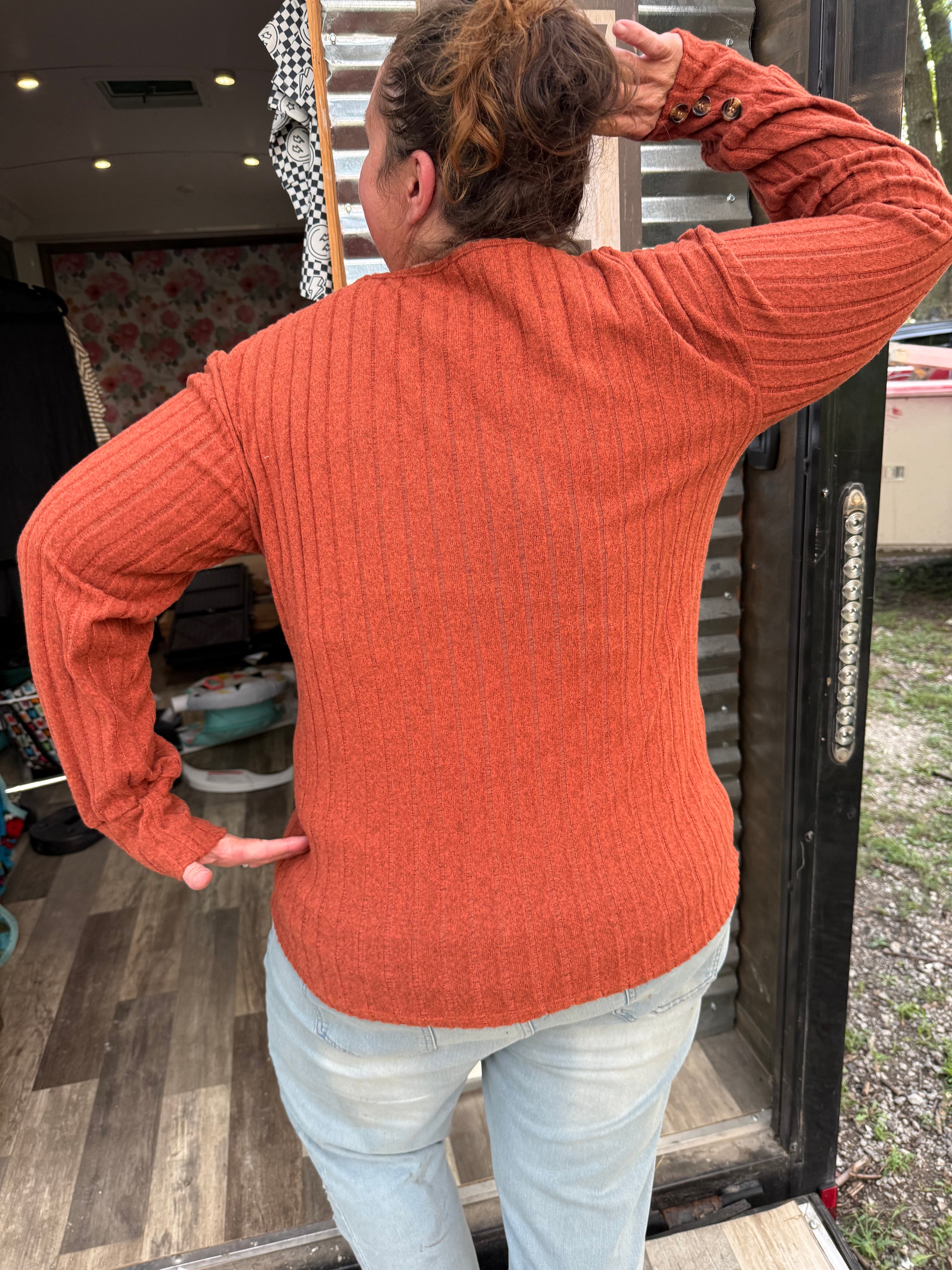 V-neck Long Sleeve w/buttons