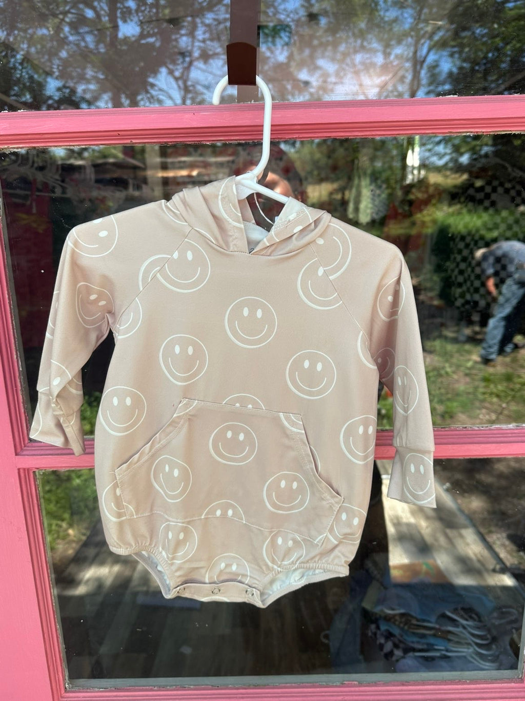 Neutral Smiley Milky Bubble
